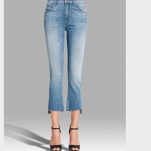 Mother insider crop step fray in shakewell👖